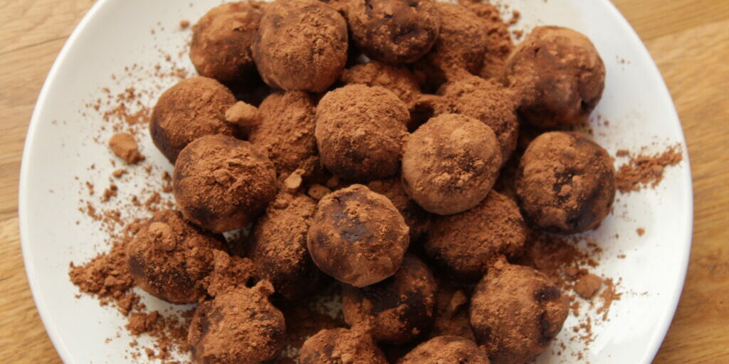 Chocolate Truffles_Raspberries (1)