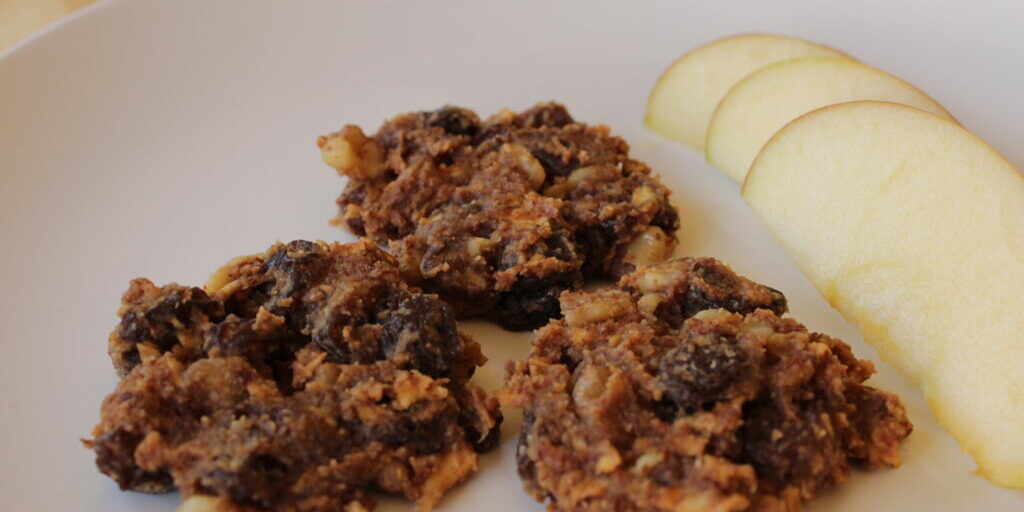 Raw Apple Nut Raisin Cookies