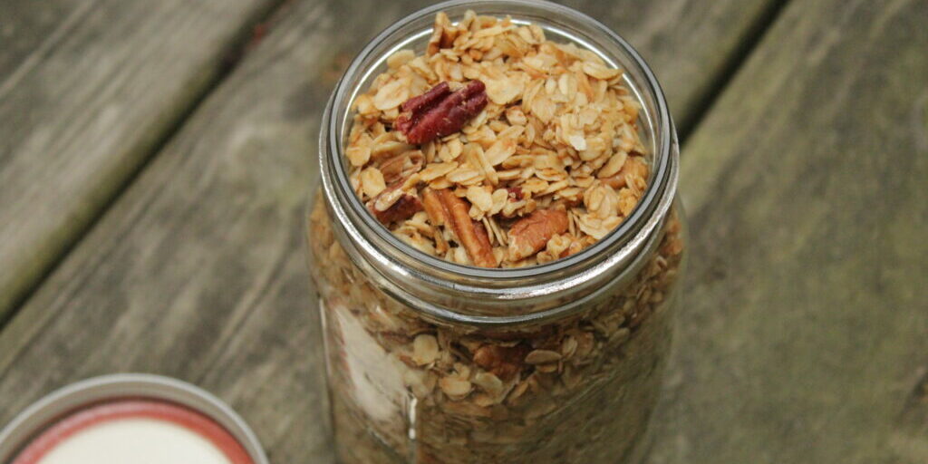 Maple Pecan Granola | www.erinharner.com